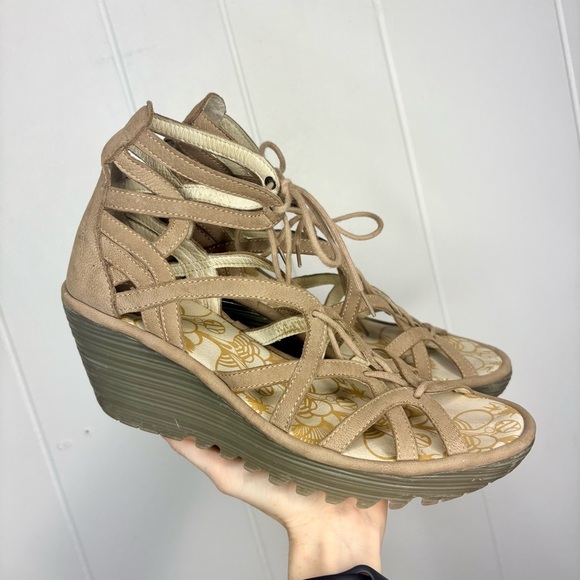 Fly London Tan Gladiator Shooties Yuke Cutouts Style Sandals Shoe Size 40 US 9 - Picture 2 of 8